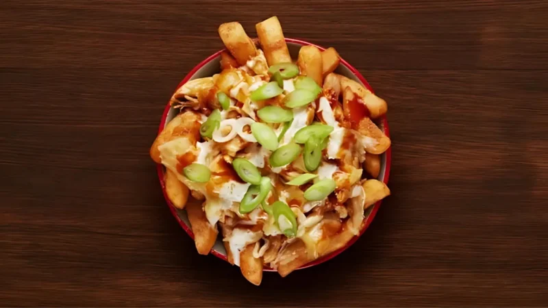 A regular portion of PERi-Salted Chips and pulled chicken in your favourite spice. Topped with melty cheddar cheese